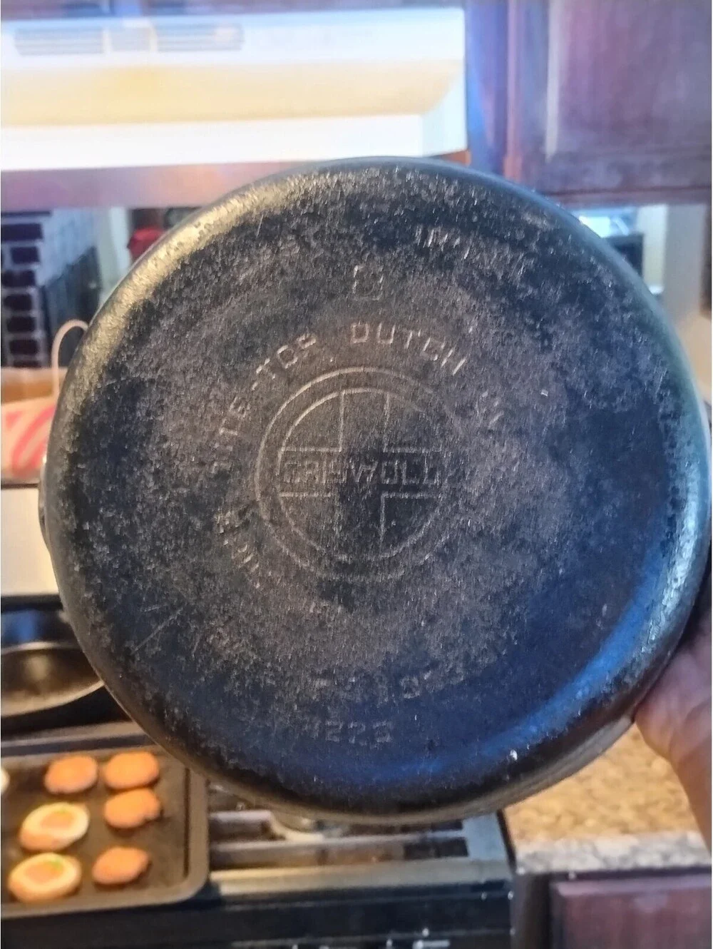 Griswold # 8 Tite Top Dutch Oven 1278 Self Basting Lid Circa 1930